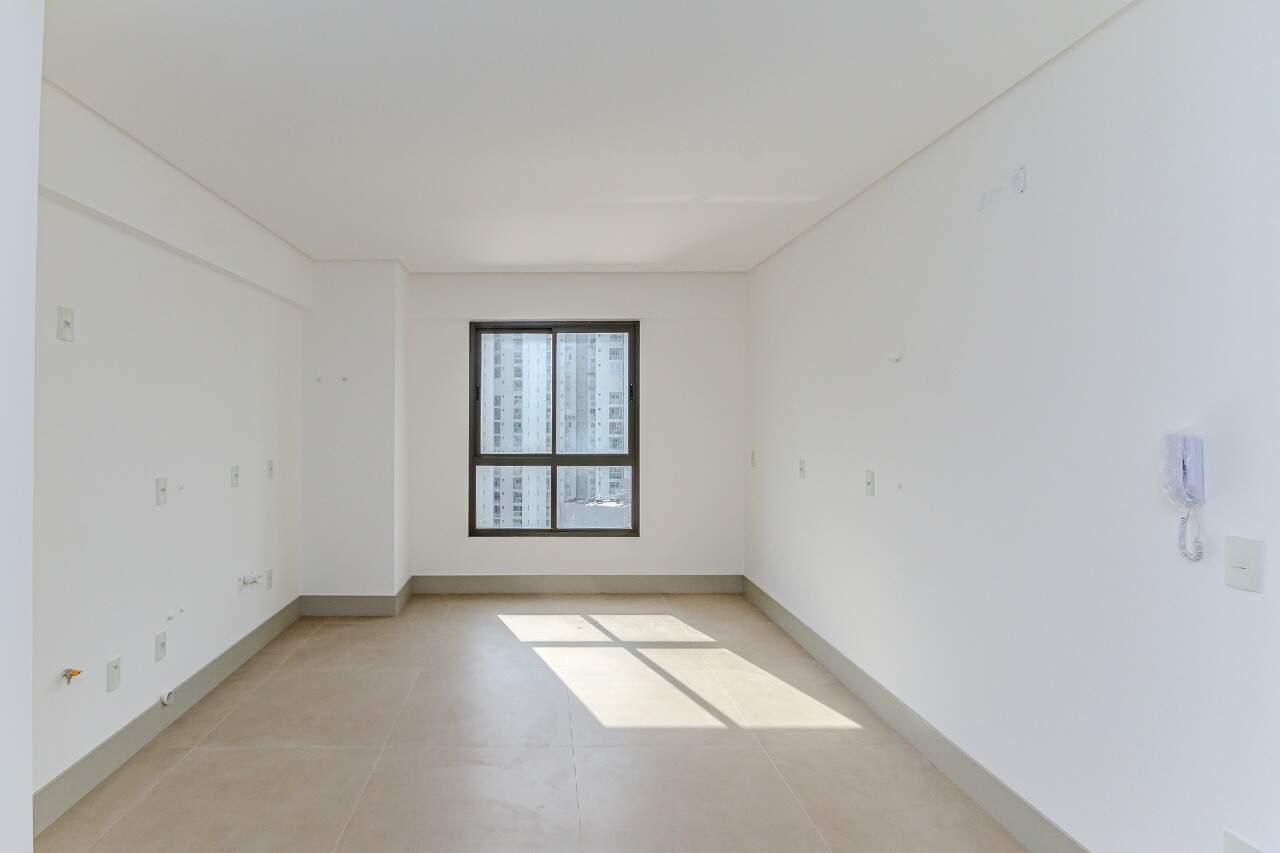 Apartamento à venda no Pioneiros: 