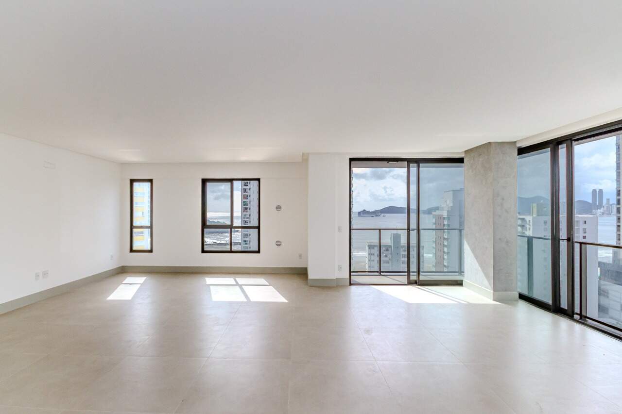 Apartamento à venda no Pioneiros: 