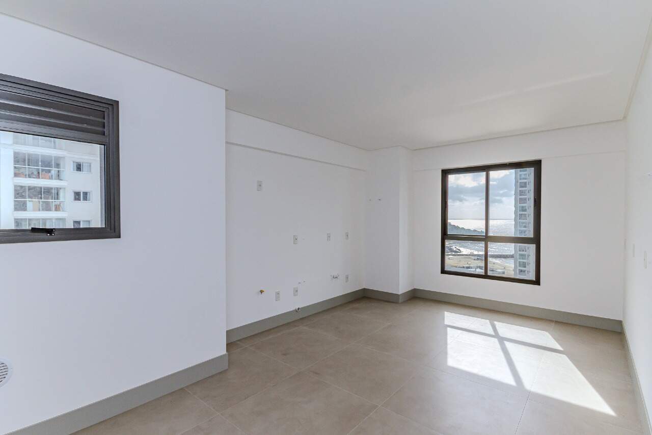 Apartamento à venda no Pioneiros: 