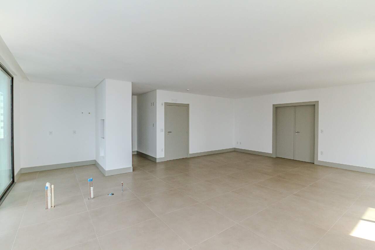 Apartamento à venda no Pioneiros: 