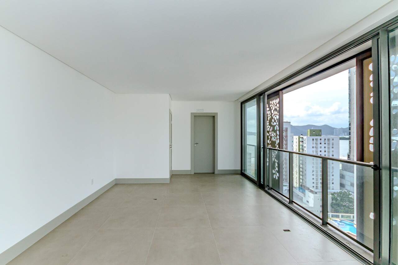 Apartamento à venda no Pioneiros: 