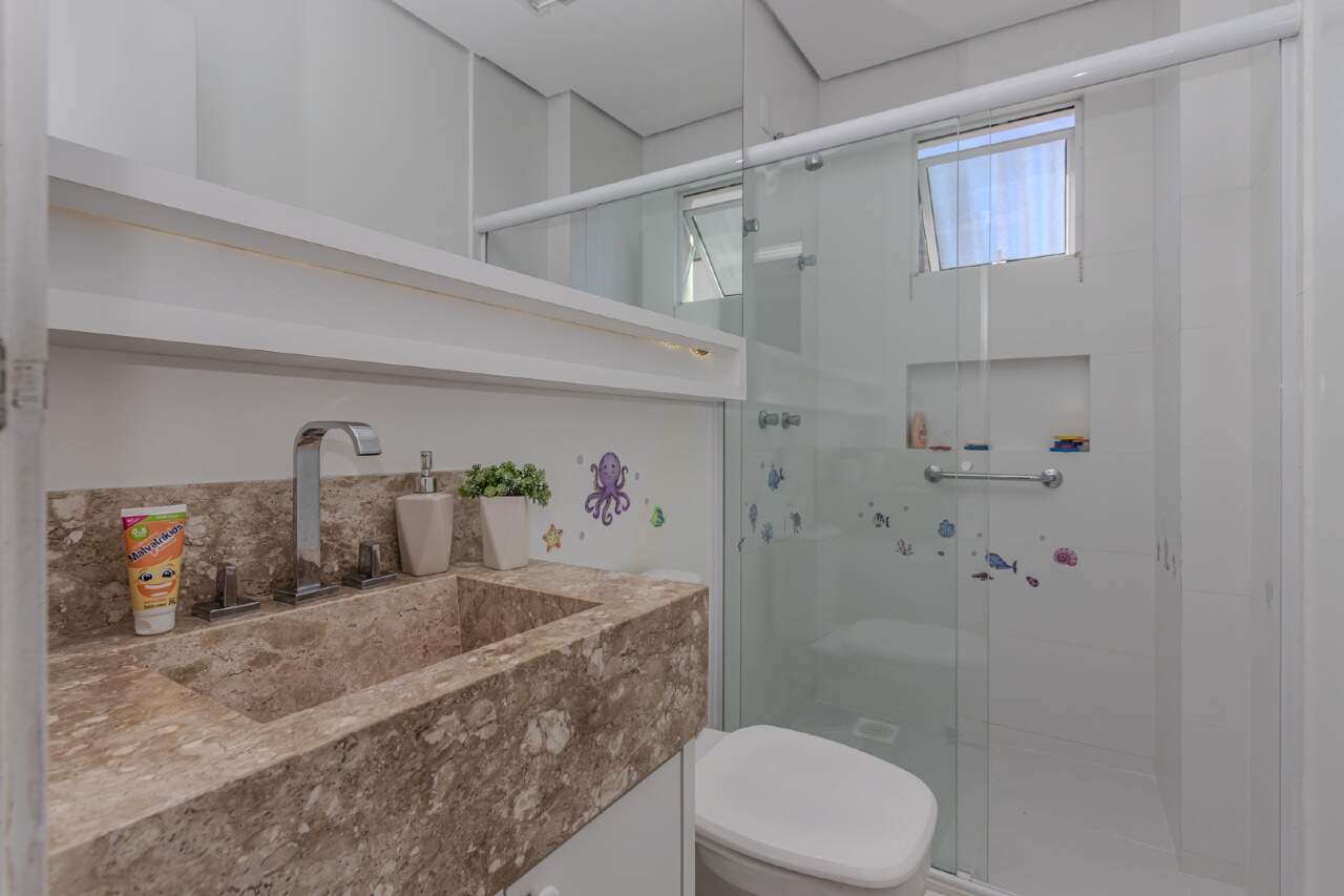 Apartamento à venda no Pioneiros: 