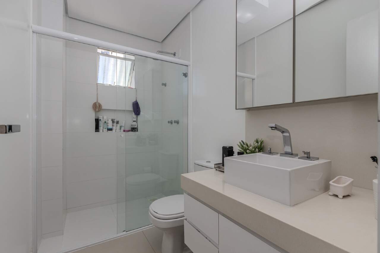 Apartamento à venda no Pioneiros: 