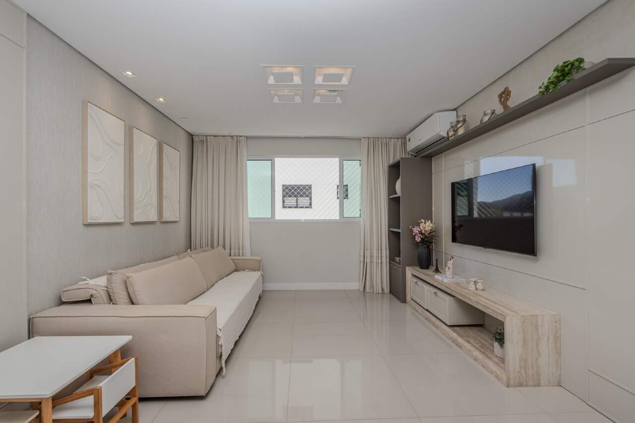 Apartamento à venda no Pioneiros: 