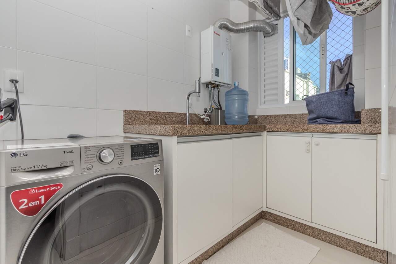 Apartamento à venda no Pioneiros: 