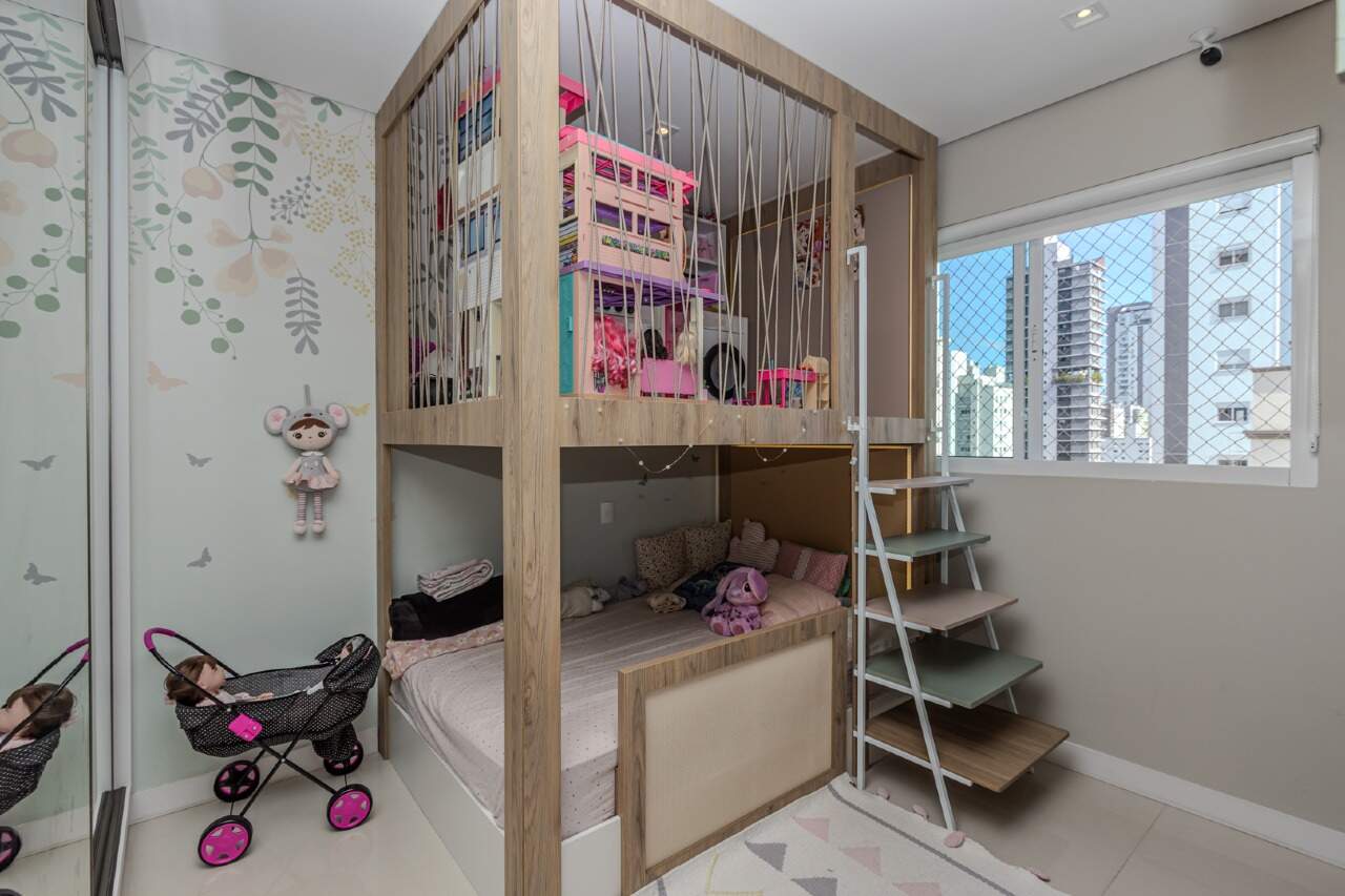 Apartamento à venda no Pioneiros: 