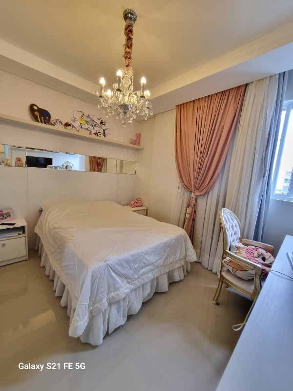 Apartamento à venda no Pioneiros: 