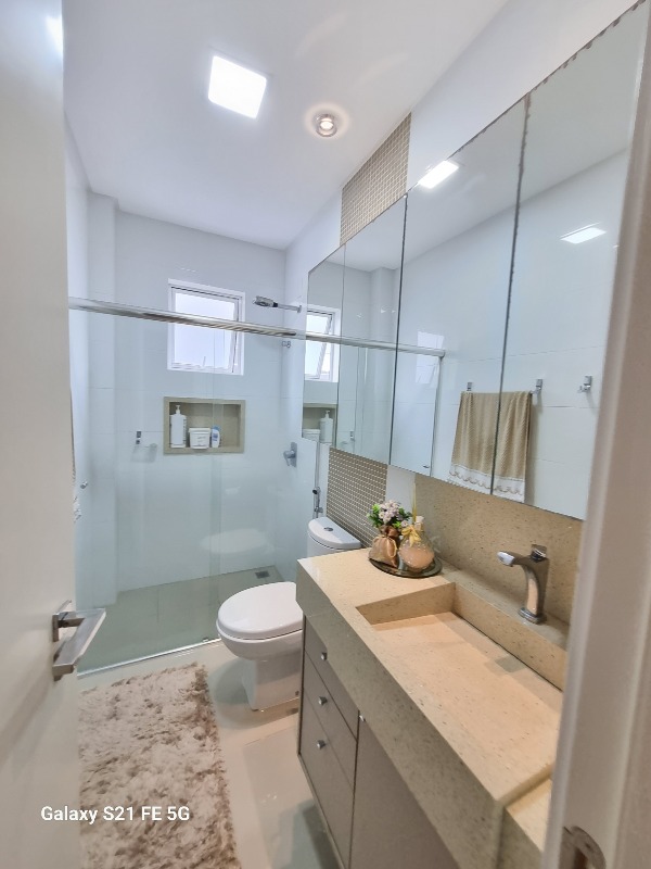 Apartamento à venda no Pioneiros: 