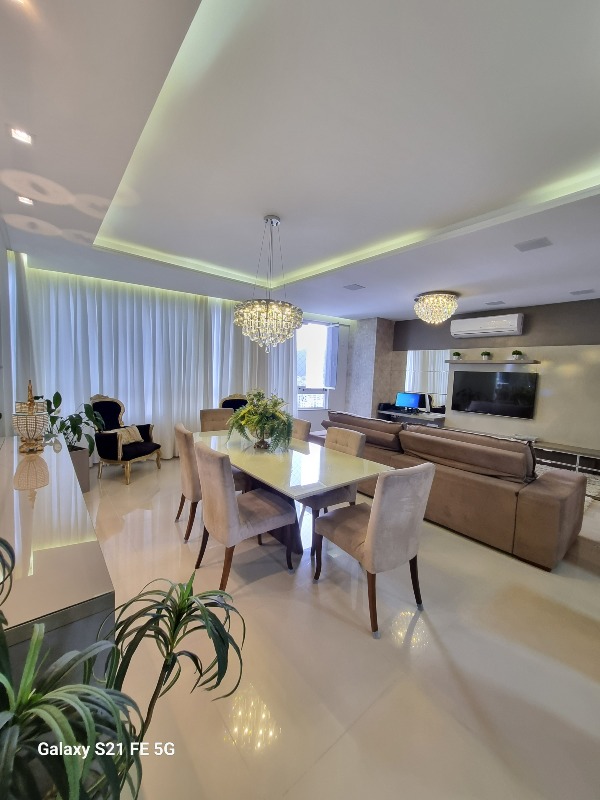 Apartamento à venda no Pioneiros: 