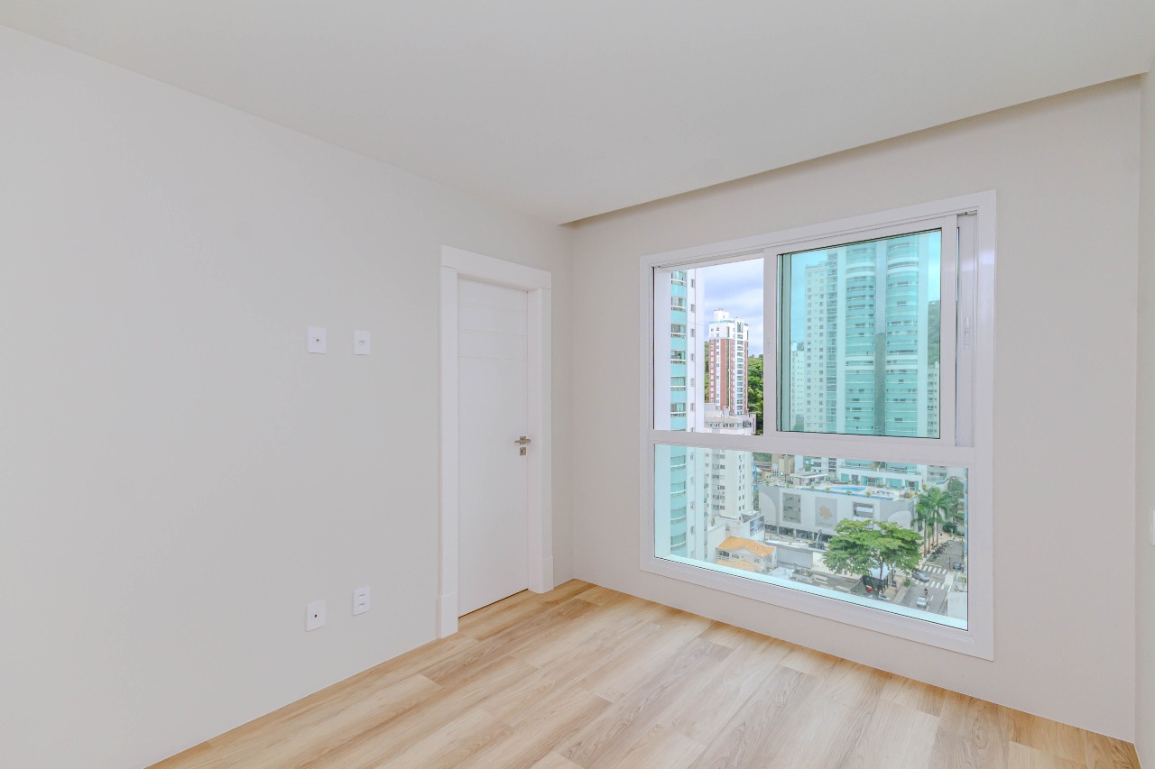 Apartamento à venda no Pioneiros: 