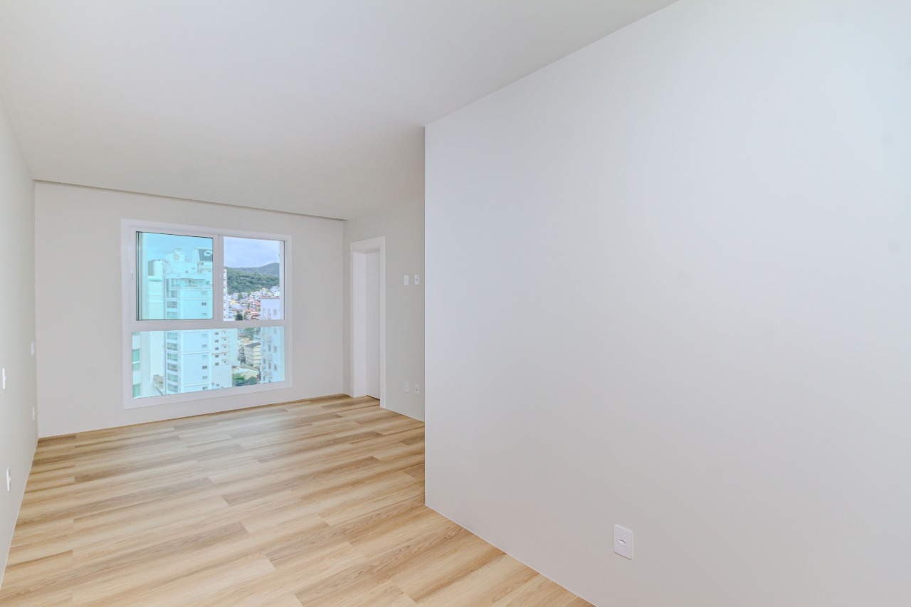 Apartamento à venda no Pioneiros: 