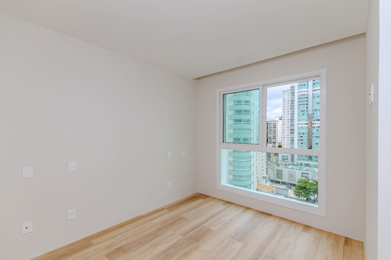 Apartamento à venda no Pioneiros: 