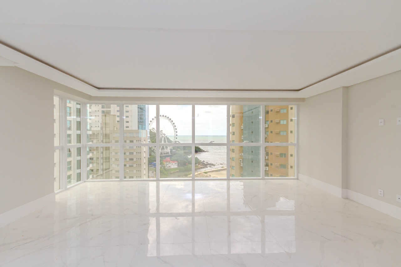 Apartamento à venda no Pioneiros: 