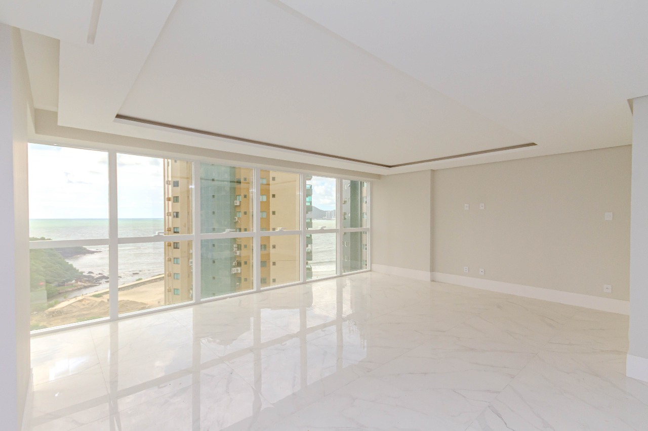 Apartamento à venda no Pioneiros: 