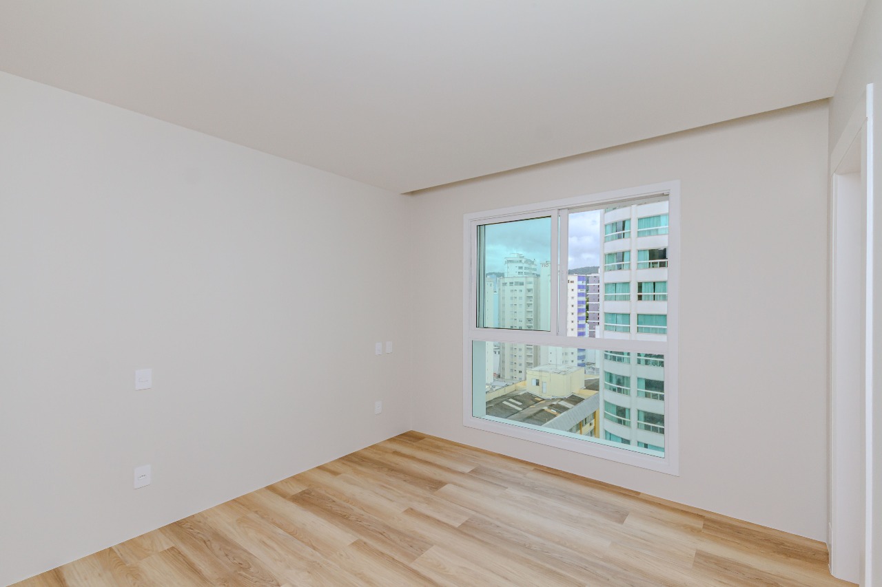 Apartamento à venda no Pioneiros: 