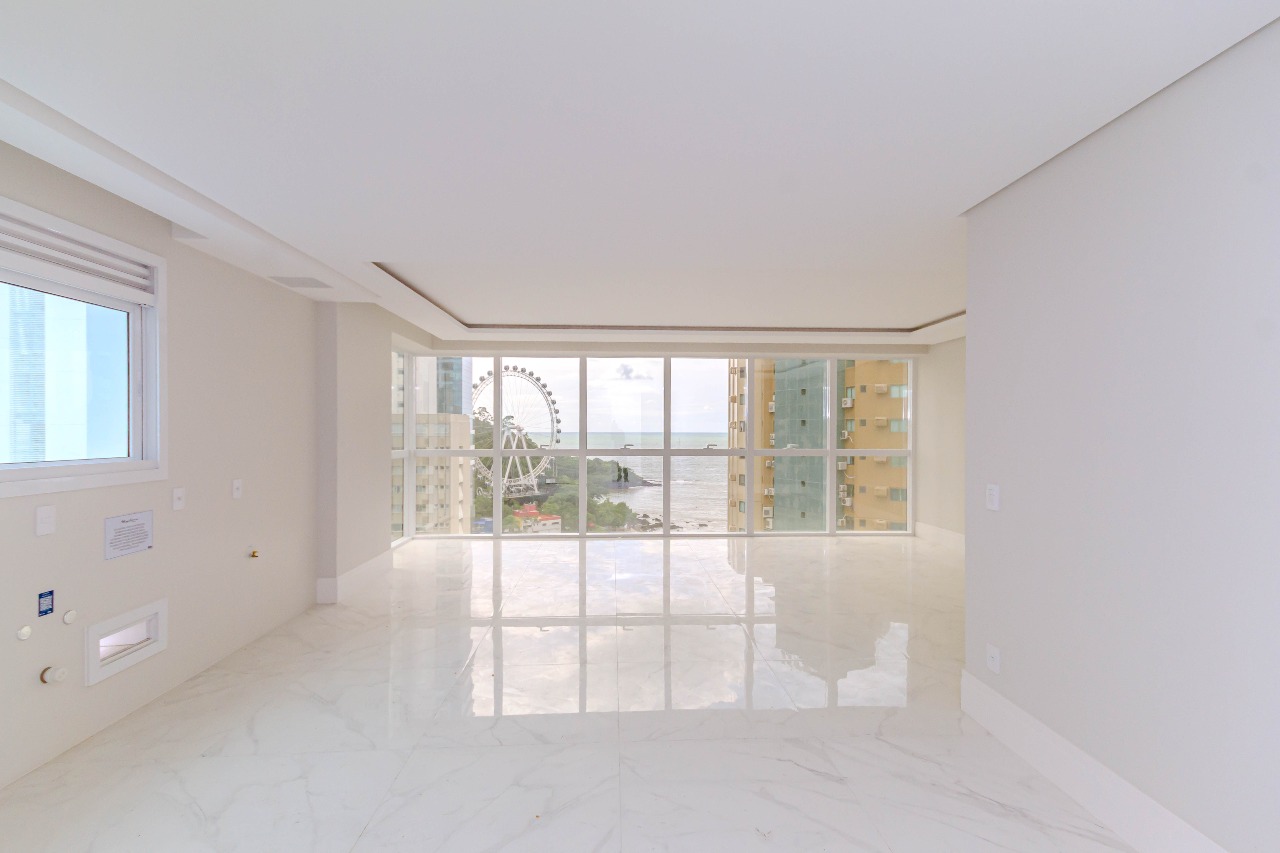 Apartamento à venda no Pioneiros: 