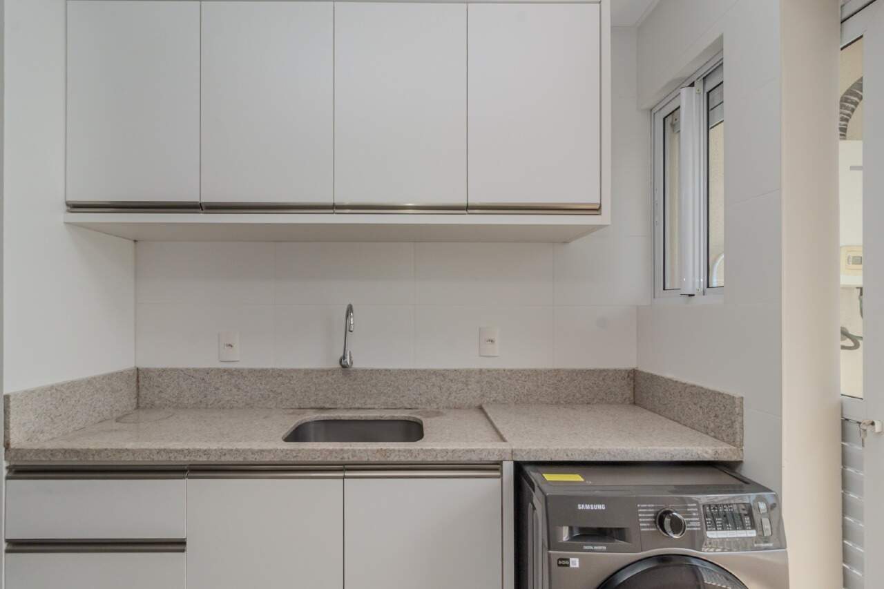 Apartamento à venda no Pioneiros: 