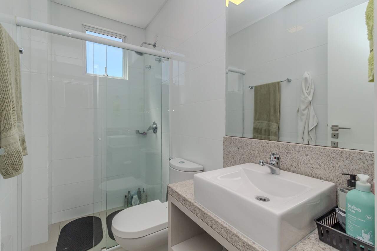 Apartamento à venda no Pioneiros: 