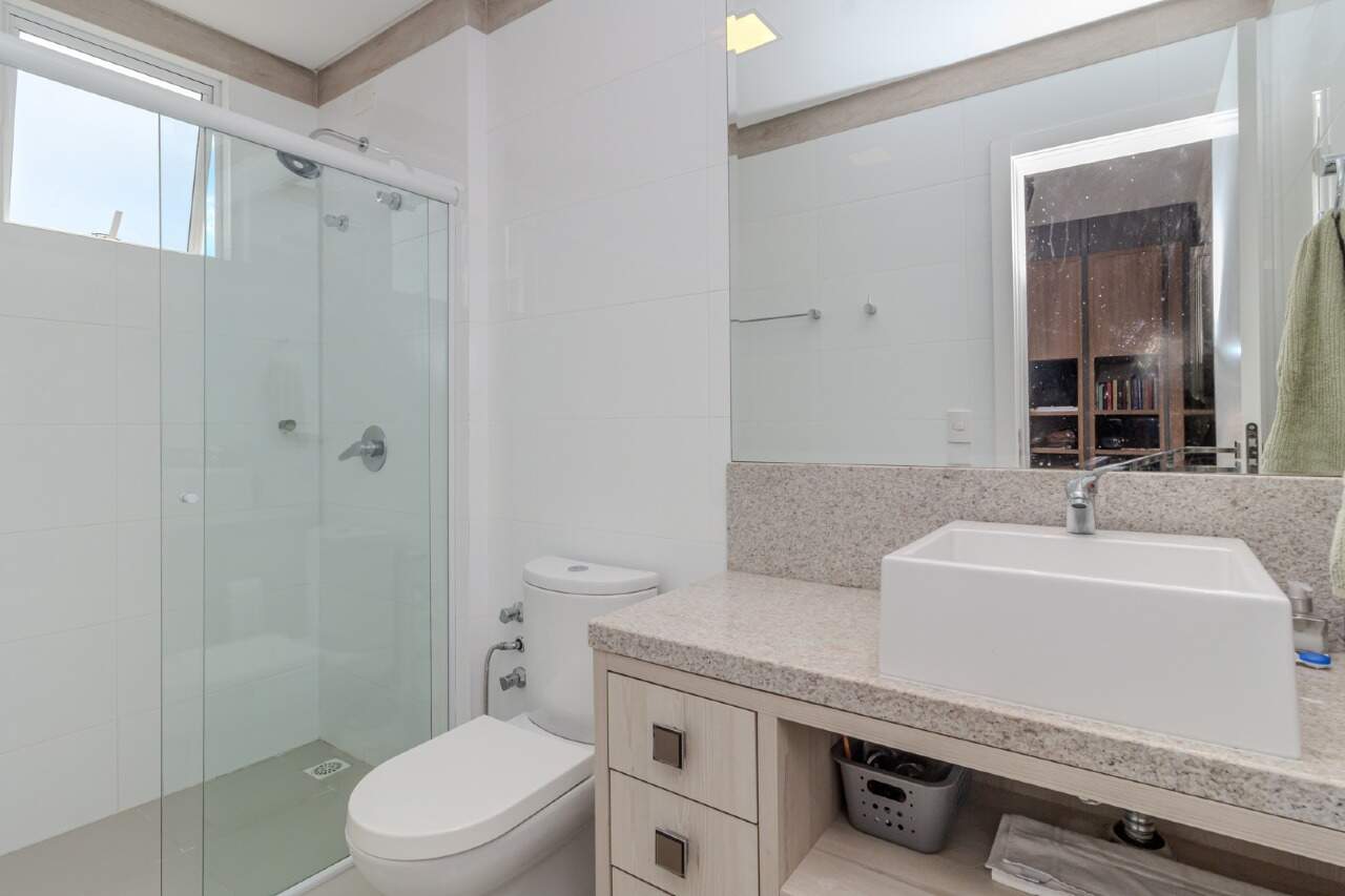 Apartamento à venda no Pioneiros: 
