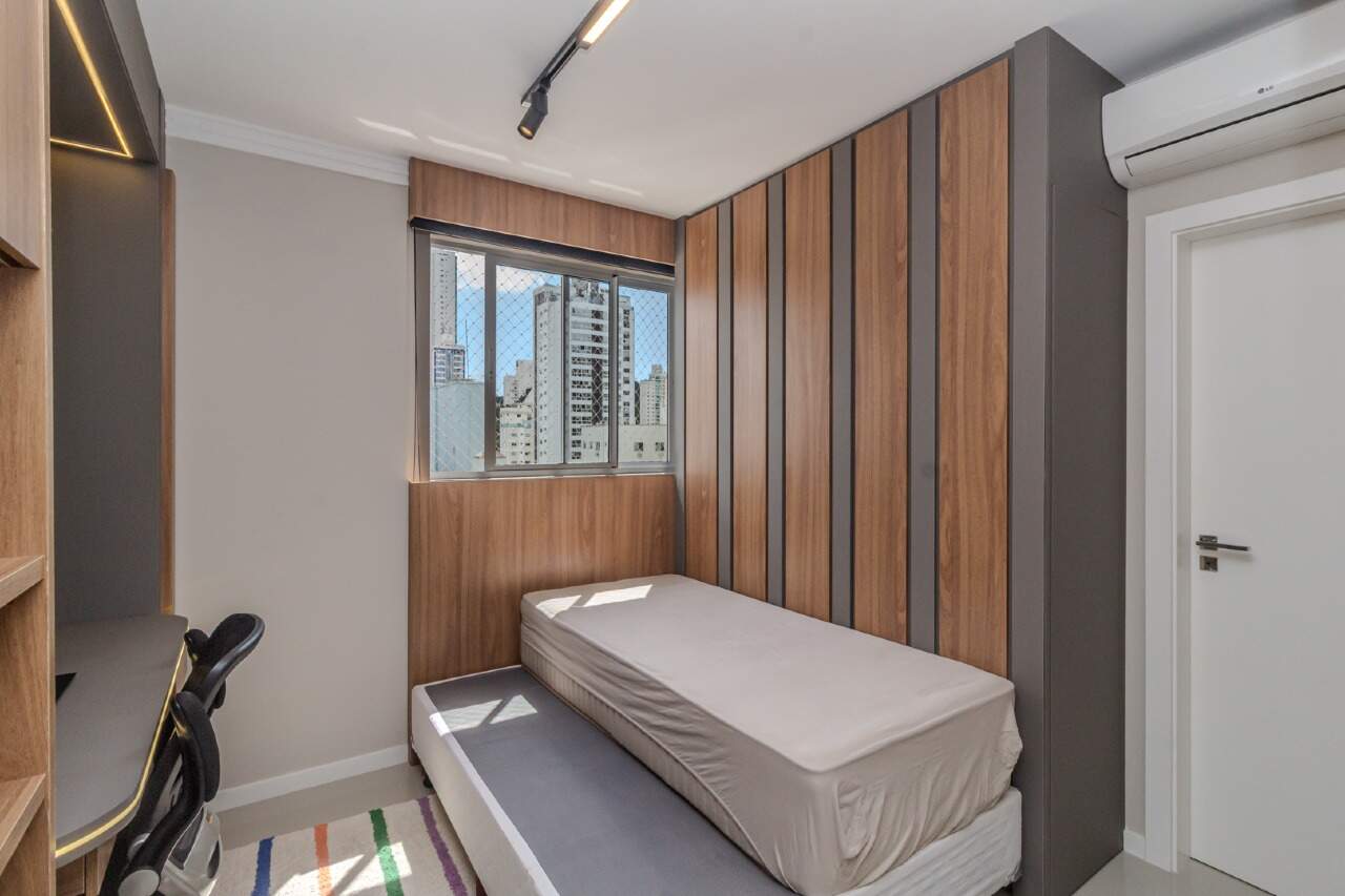 Apartamento à venda no Pioneiros: 