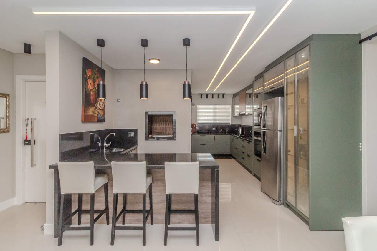 Apartamento à venda no Pioneiros: 