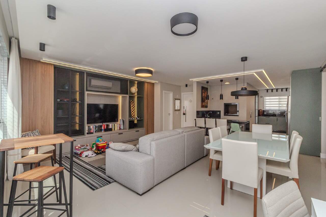 Apartamento à venda no Pioneiros: 