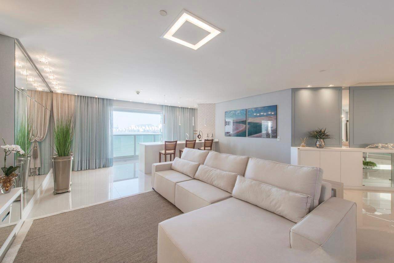 Apartamento à venda no Pioneiros: 