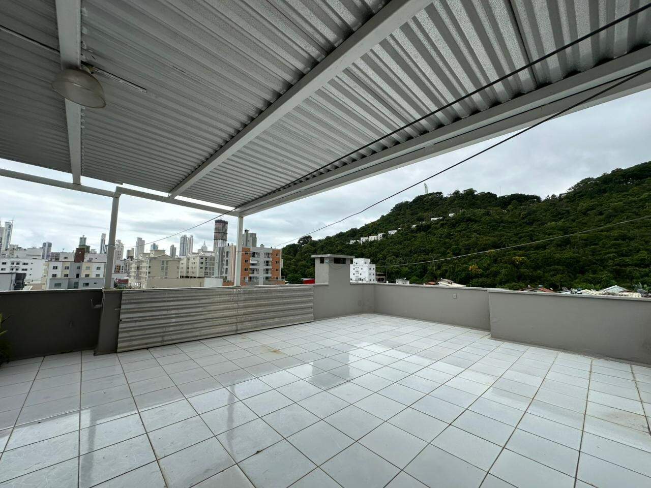 Apartamento para aluguel no Nações: 