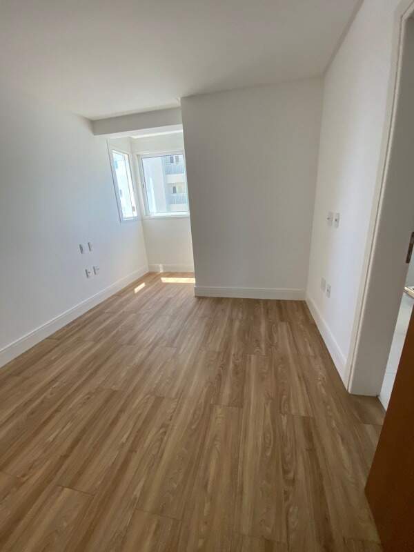 Apartamento à venda no Centro: Quarto com piso amadeirado