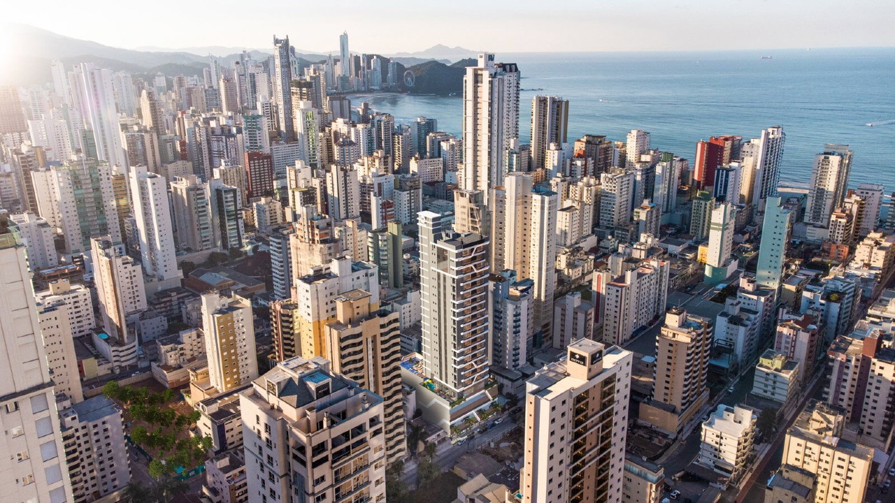 Cobertura à venda no Centro: Praia Central e Centro de BC vistos do alto (fotomontagem)