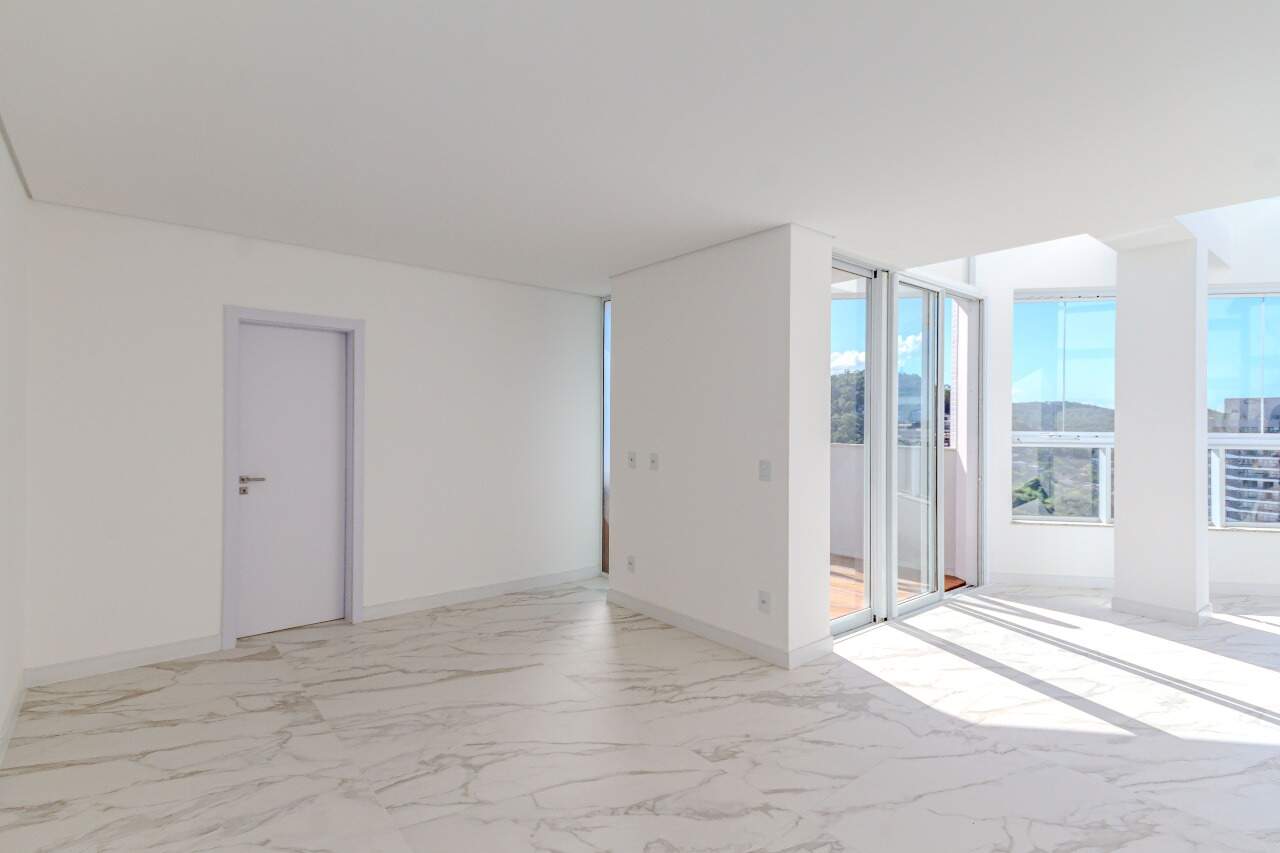 Cobertura à venda no Praia Brava: 