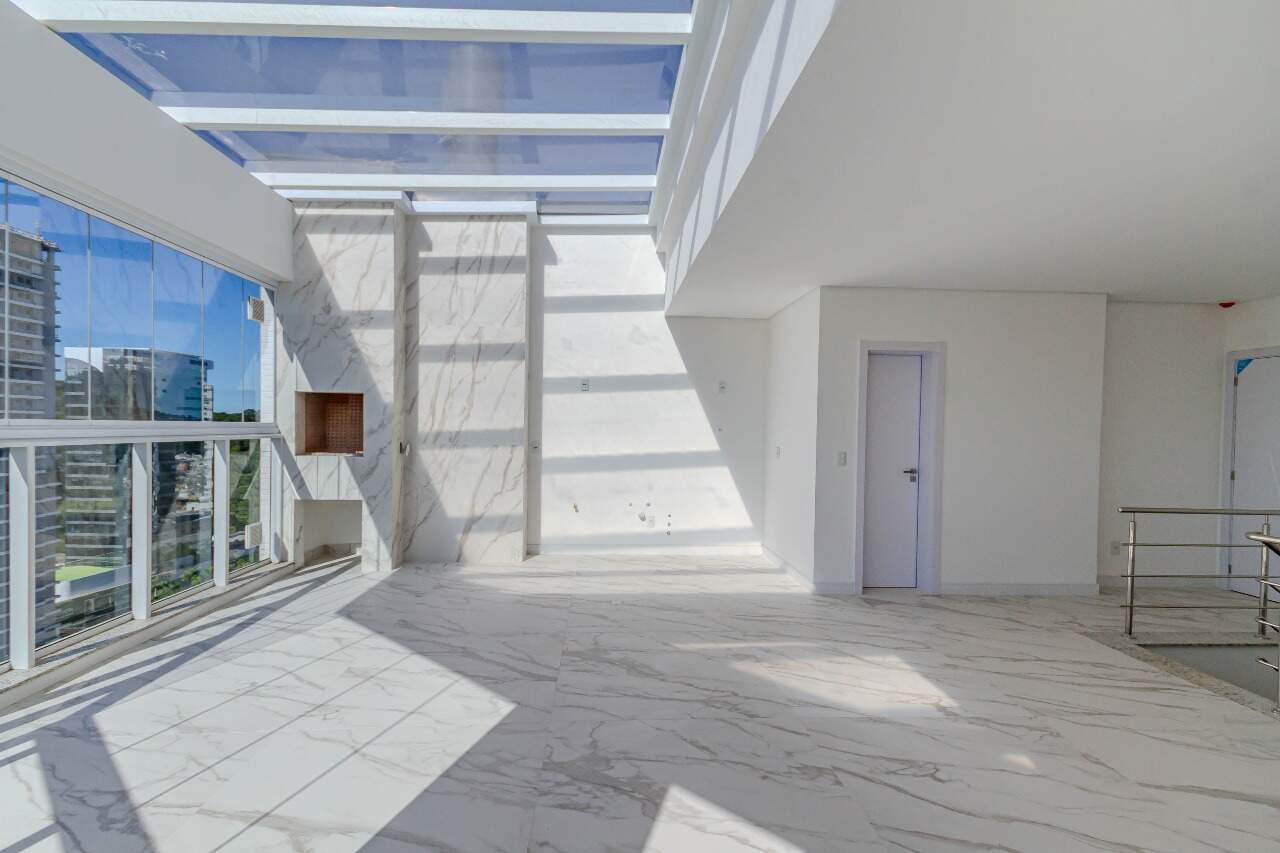 Cobertura à venda no Praia Brava: 