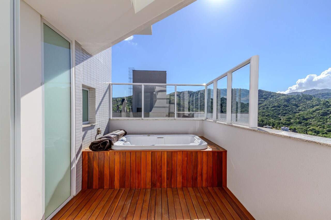 Cobertura à venda no Praia Brava: 