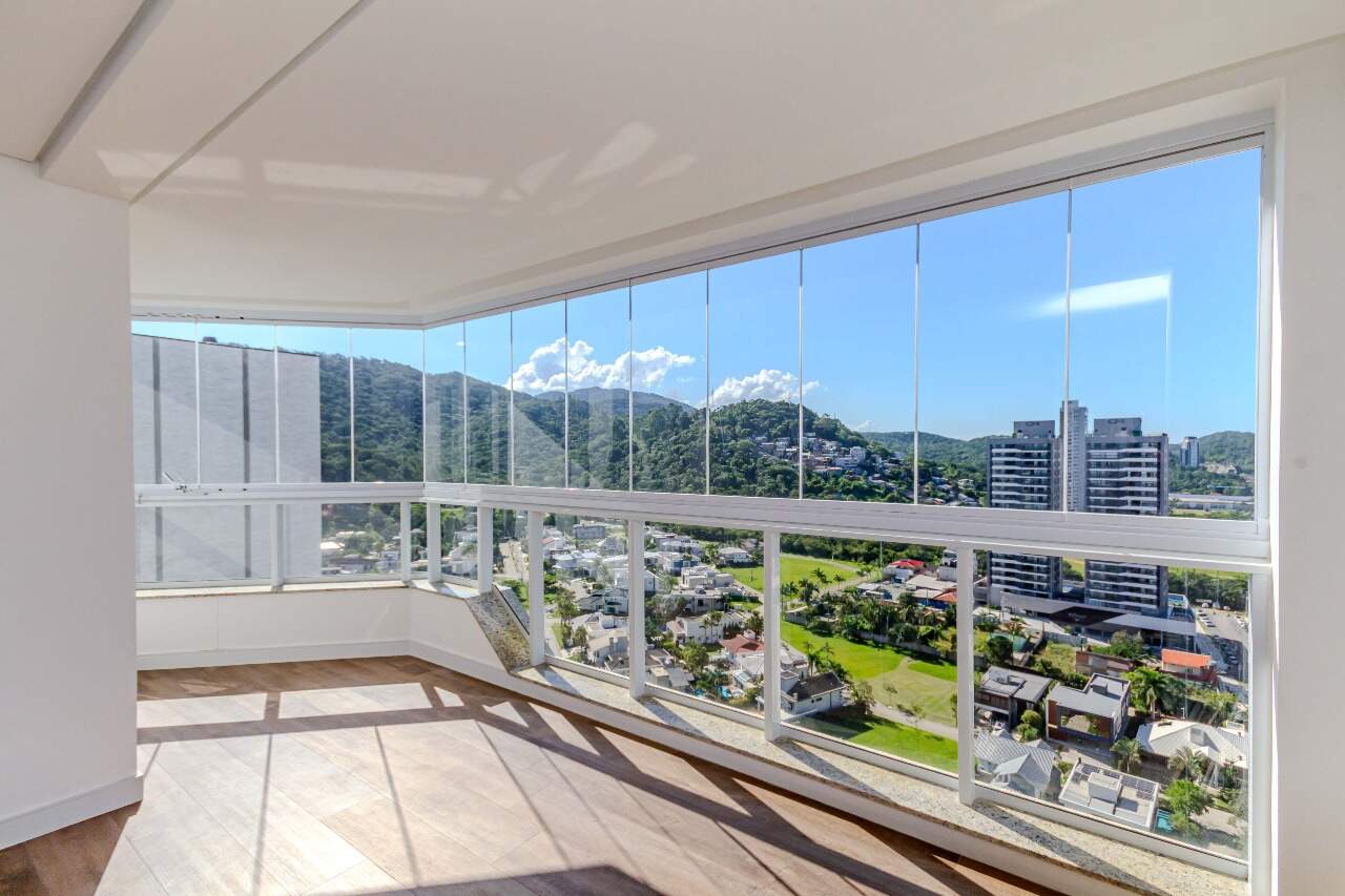 Cobertura à venda no Praia Brava: 