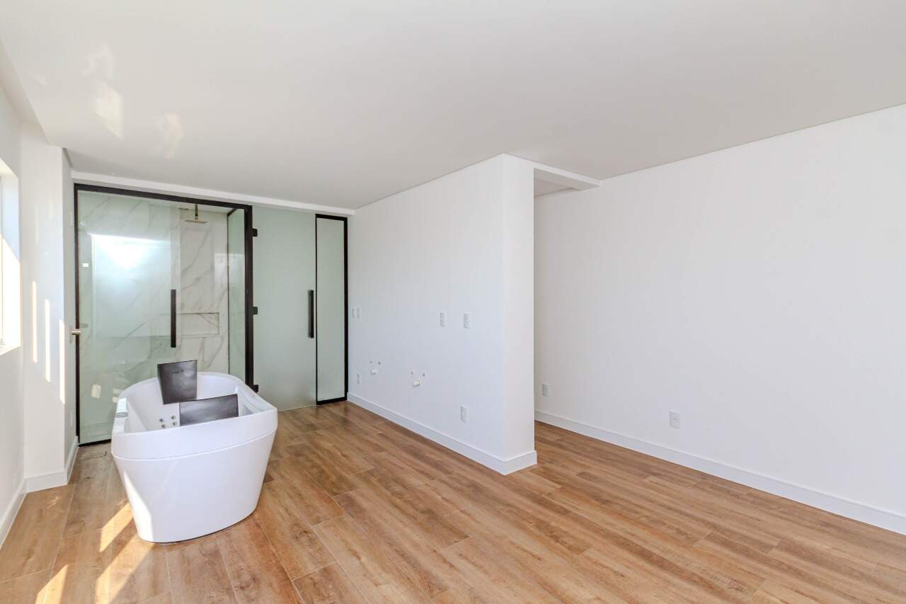 Cobertura à venda no Praia Brava: 