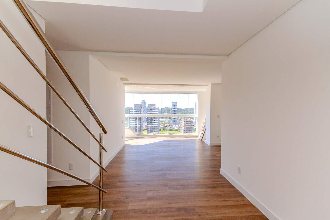 Cobertura à venda no Praia Brava: 