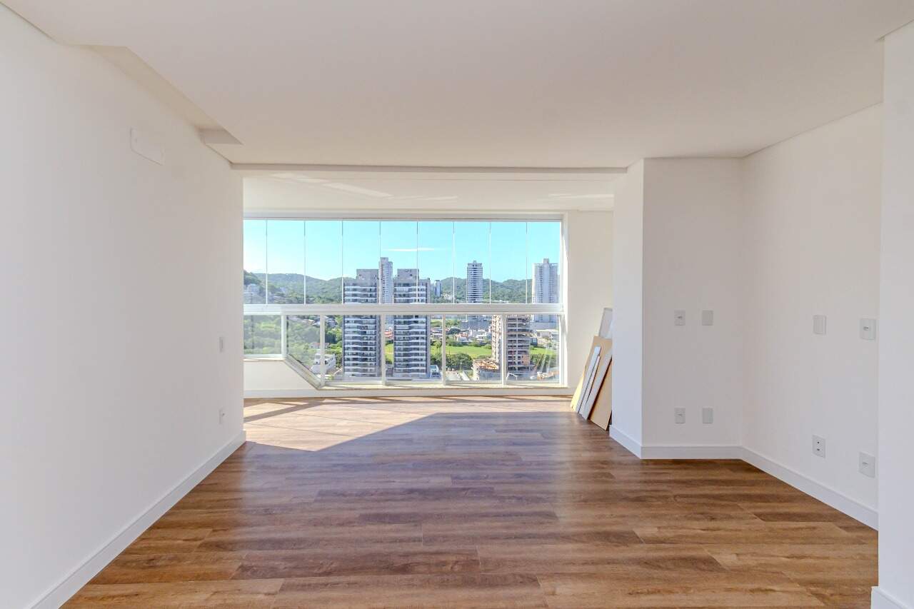 Cobertura à venda no Praia Brava: 