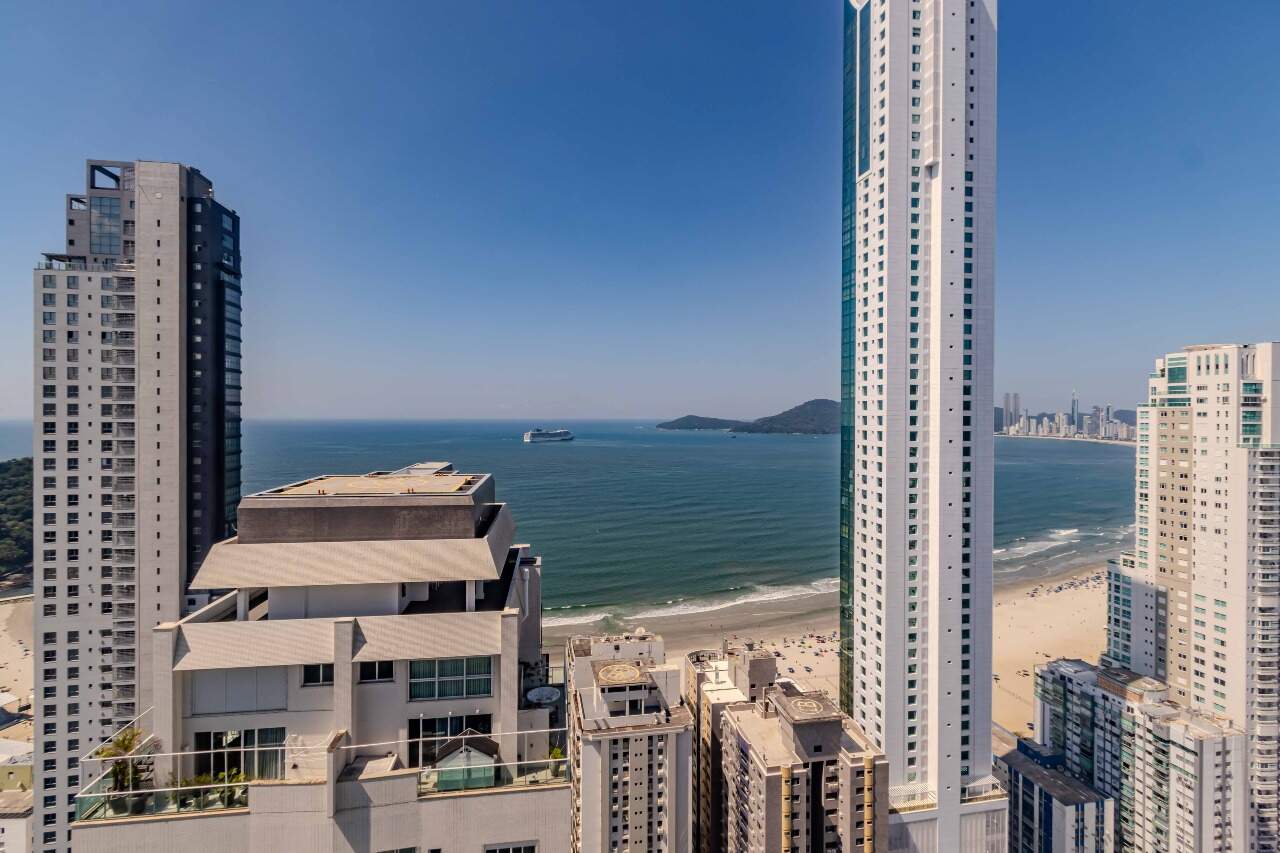 Apartamento à venda no Pioneiros: 