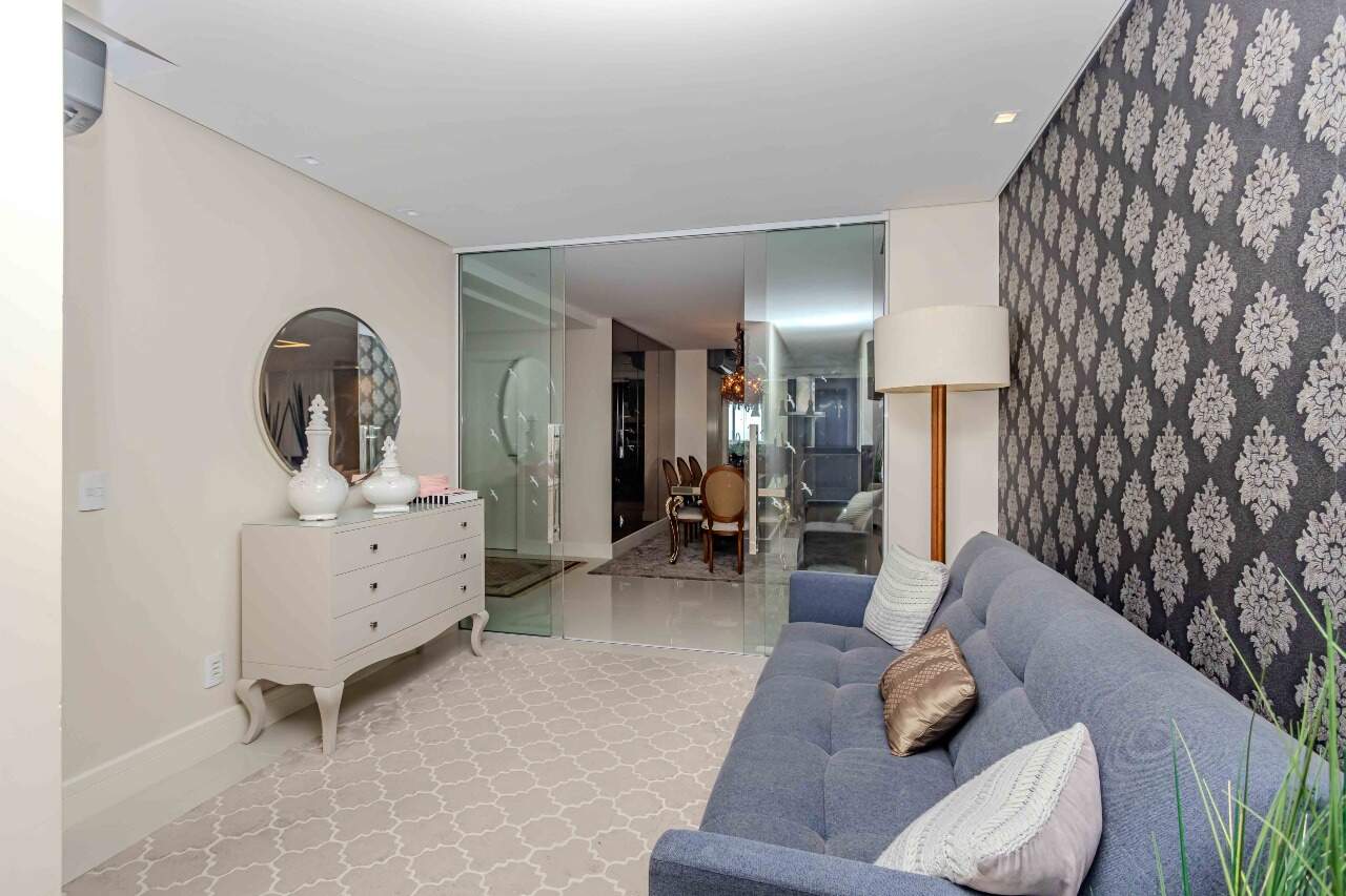 Apartamento à venda no Pioneiros: 