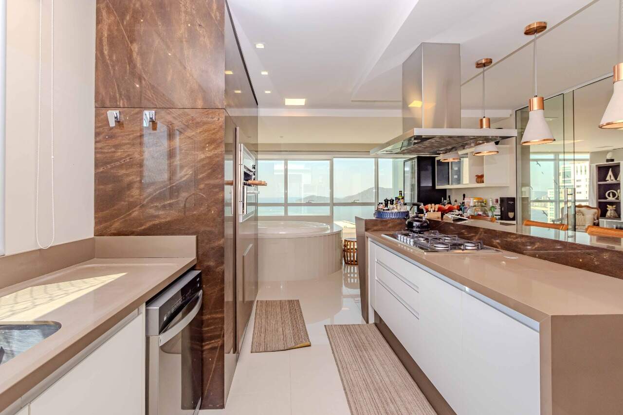 Apartamento à venda no Pioneiros: 