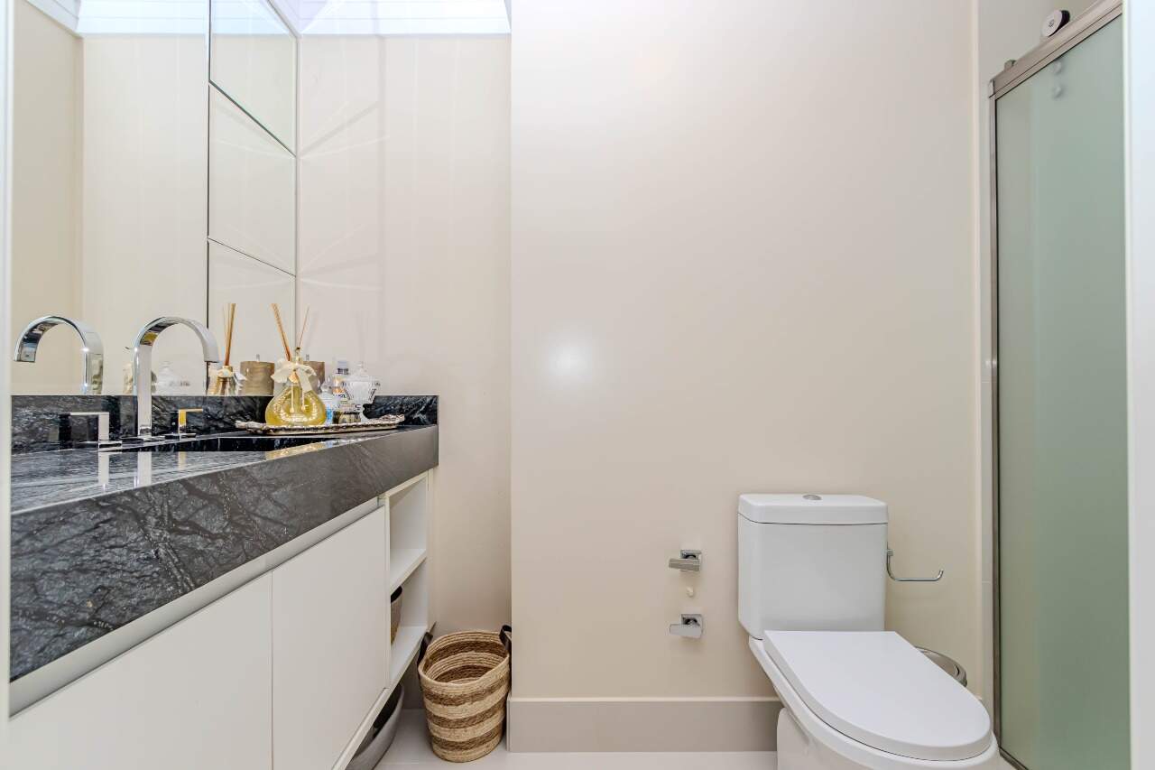 Apartamento à venda no Pioneiros: 