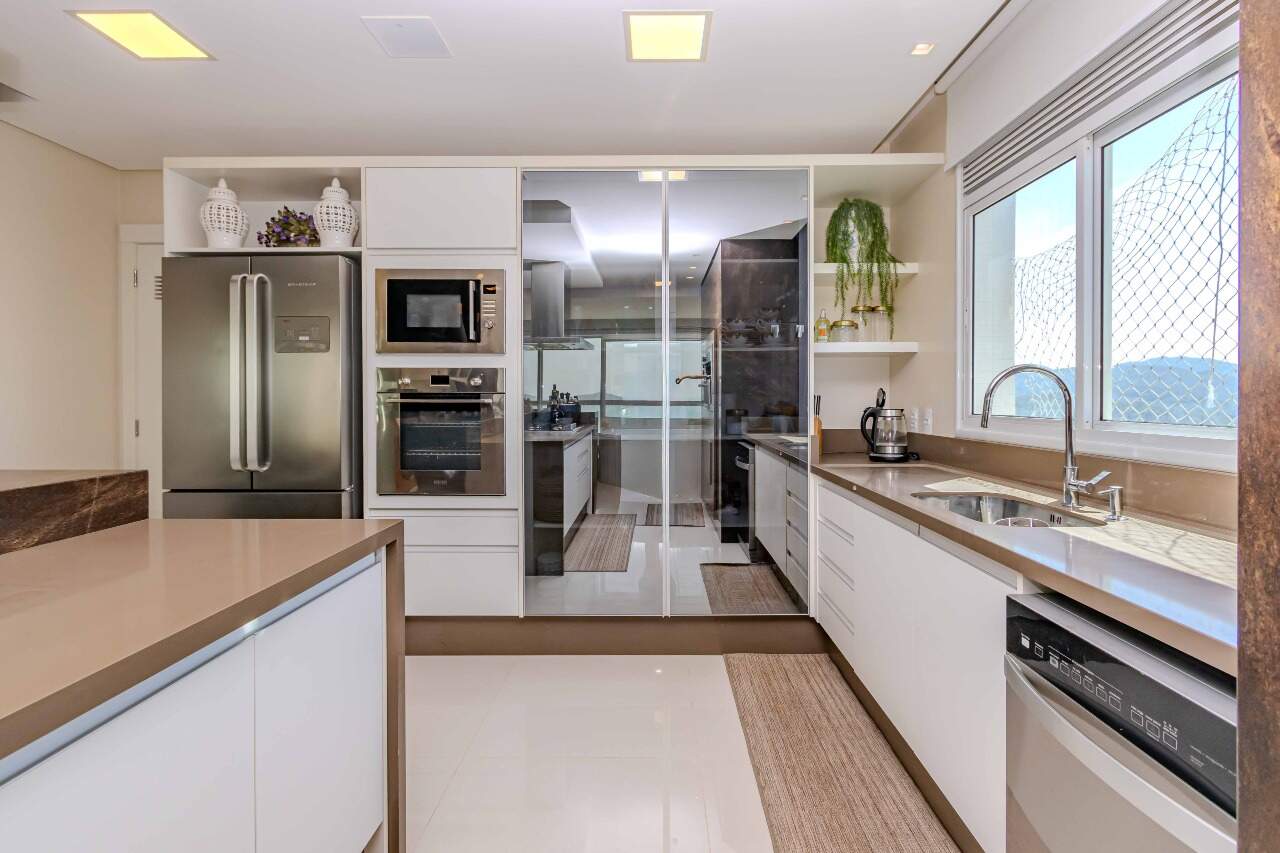 Apartamento à venda no Pioneiros: 