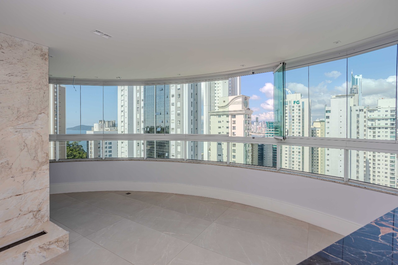 Apartamento à venda no Pioneiros: 