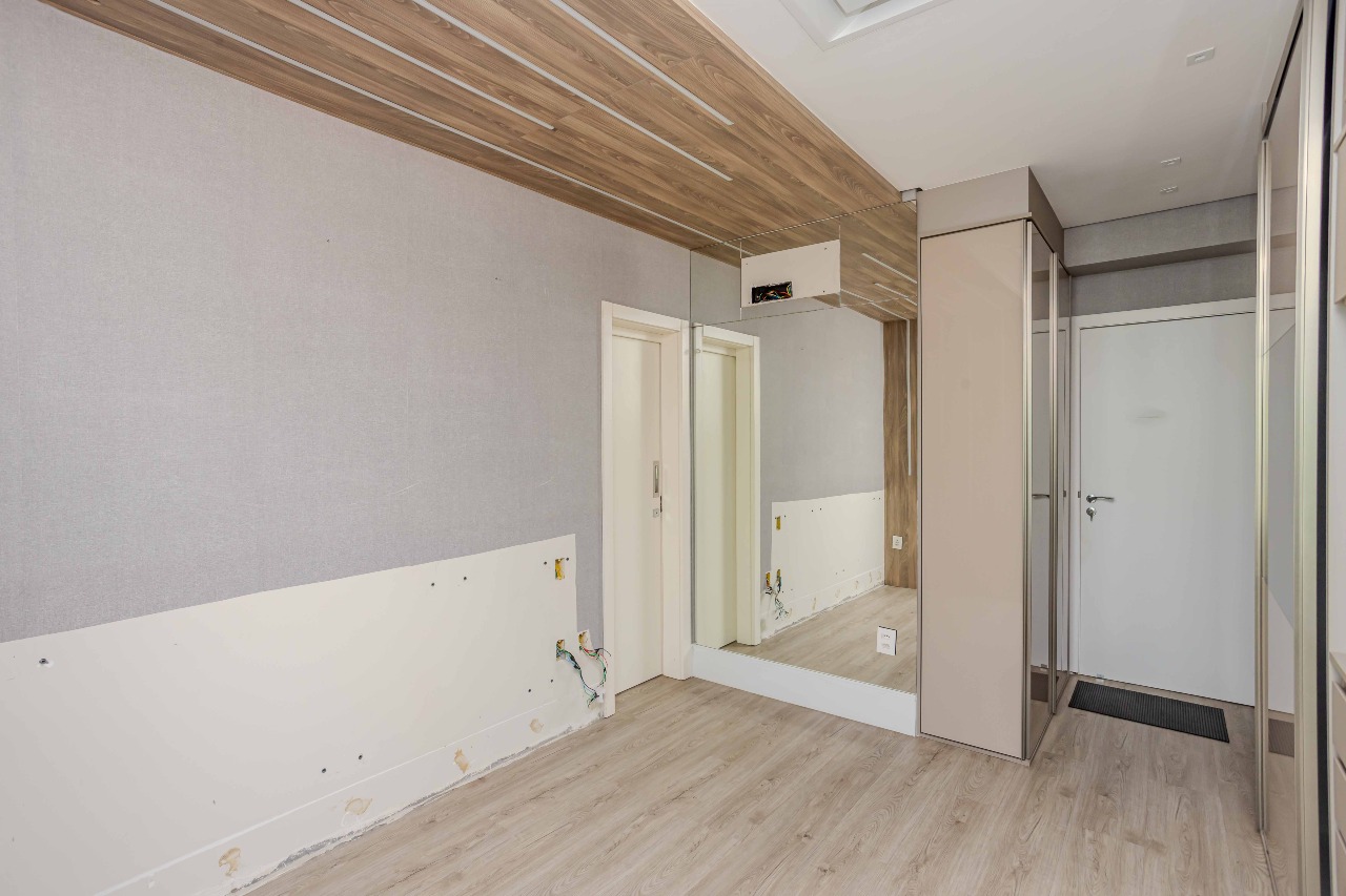 Apartamento à venda no Pioneiros: 