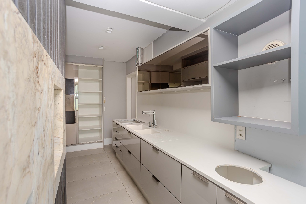 Apartamento à venda no Pioneiros: 