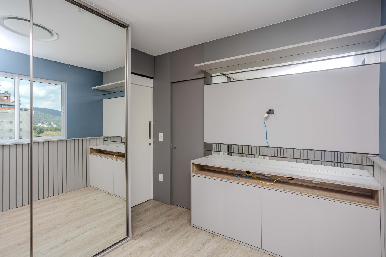 Apartamento à venda no Pioneiros: 