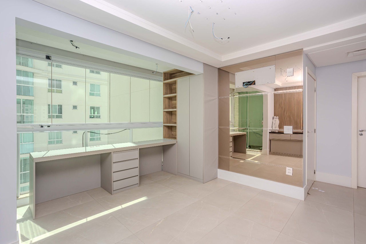 Apartamento à venda no Pioneiros: 