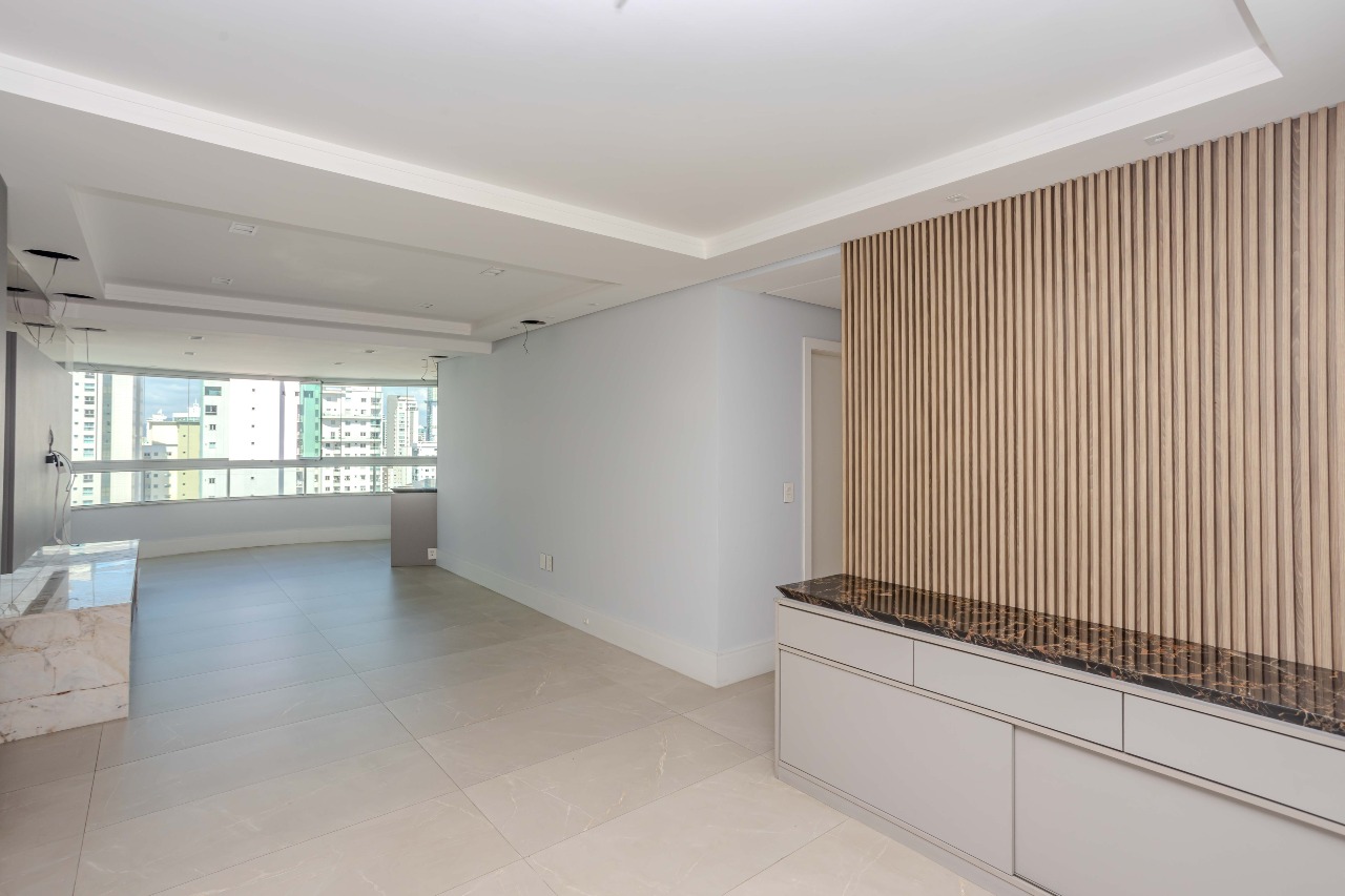 Apartamento à venda no Pioneiros: 