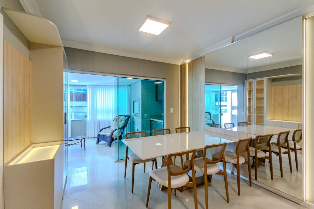 Apartamento diferenciado à venda no Centro: 