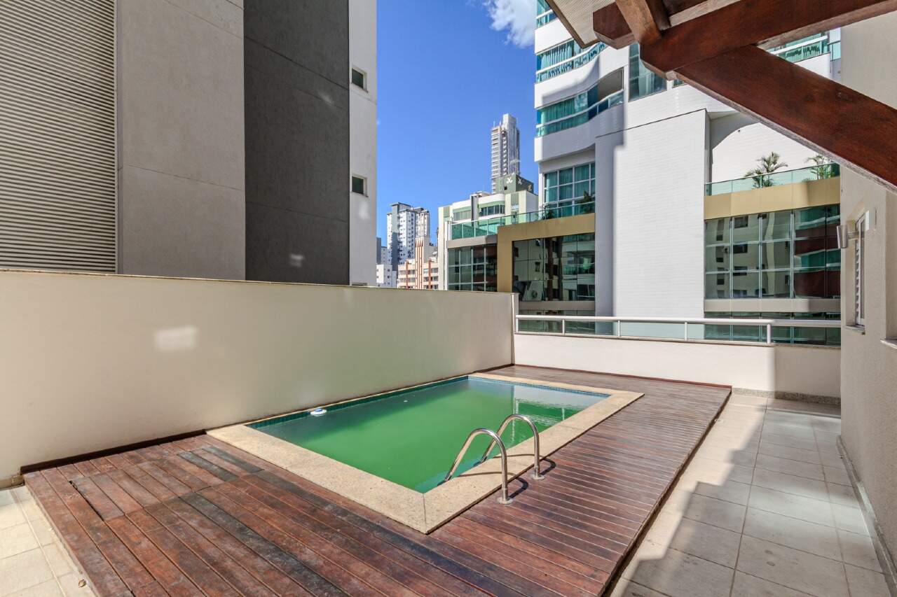 Apartamento diferenciado à venda no Centro: 